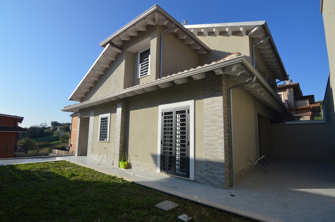 Villa Bifamiliare con giardino a Fonte Nuova