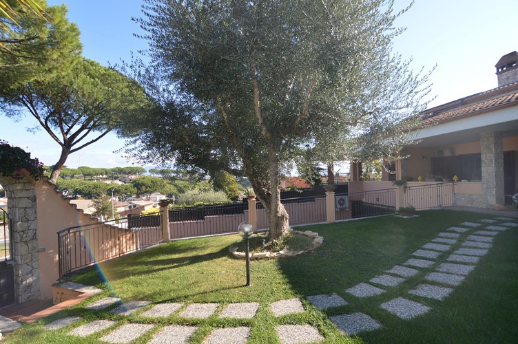 Villa Bifamiliare in vendita a Guidonia Montecelio