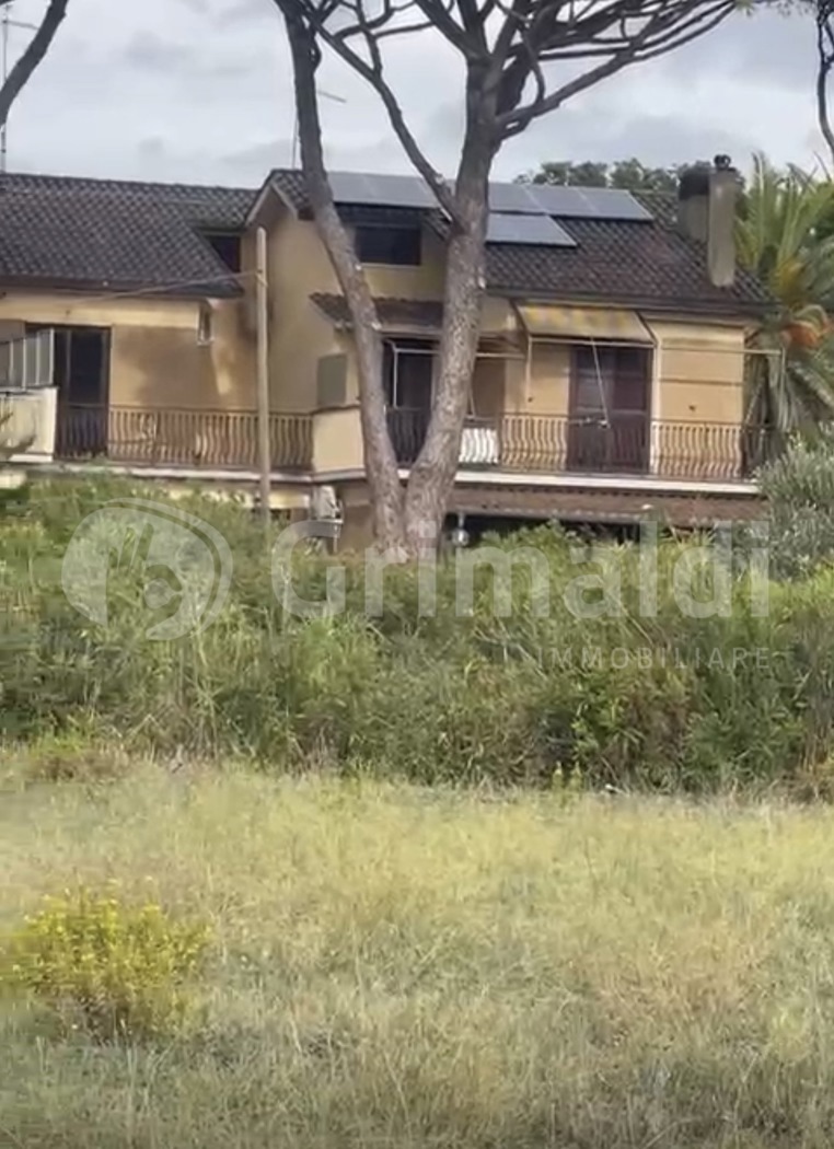 Villa con giardino a Santa Marinella