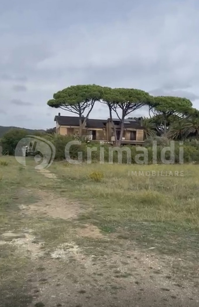 Villa con giardino a Santa Marinella