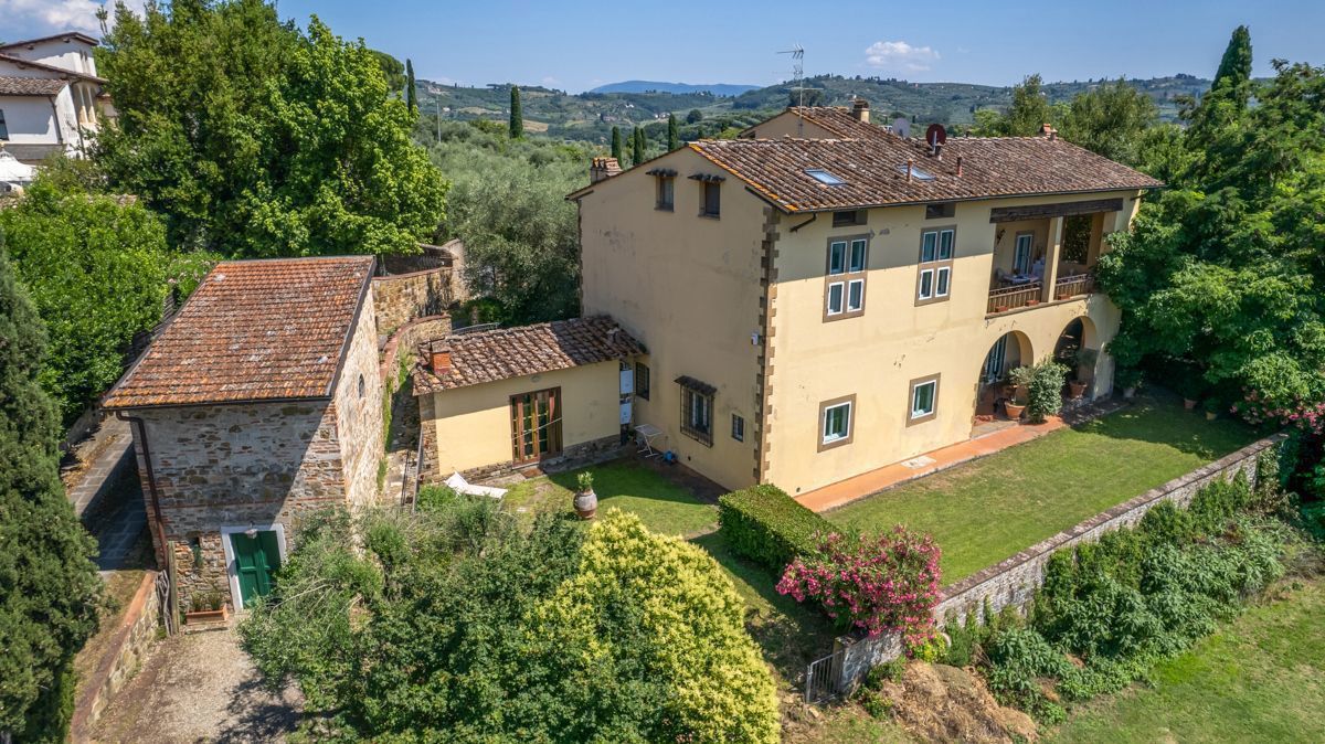 Villa con giardino a Firenze