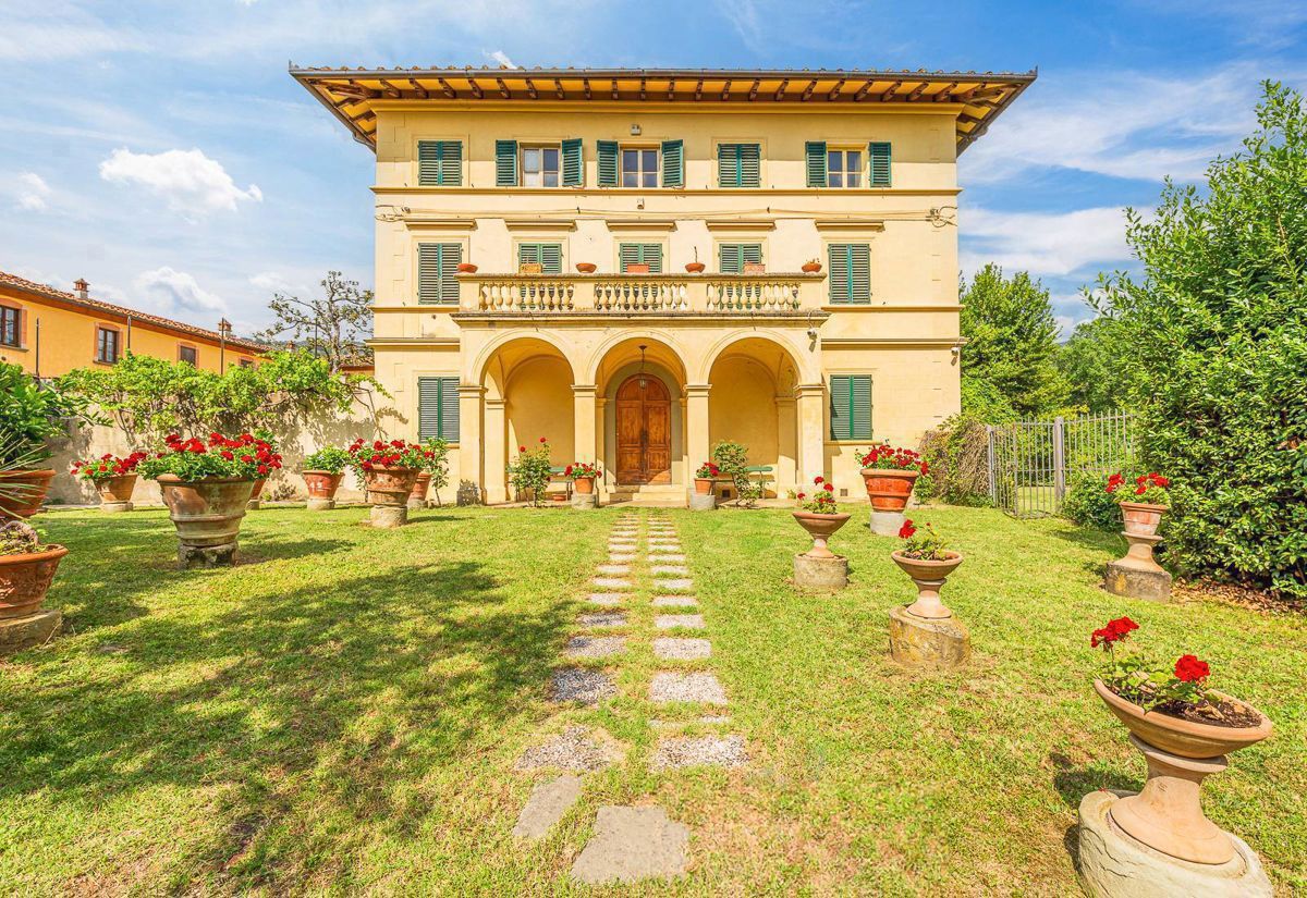 Villa con giardino a Arezzo