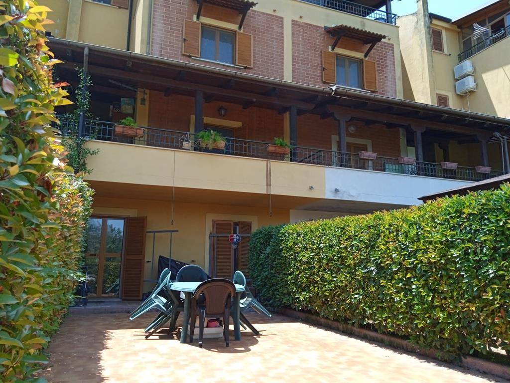 Villa nuova a Castrolibero