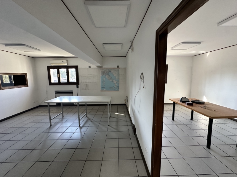 Capannone classe A4 a Venezia