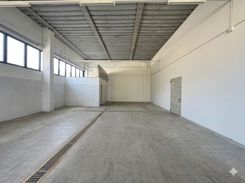 Capannone classe A4 a Venezia