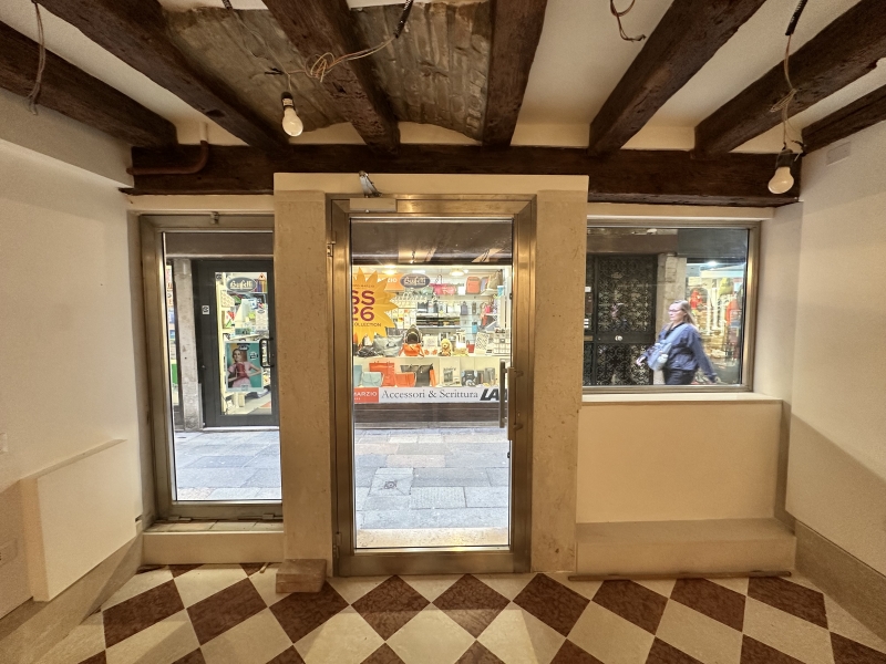 Negozio classe A4 a Venezia