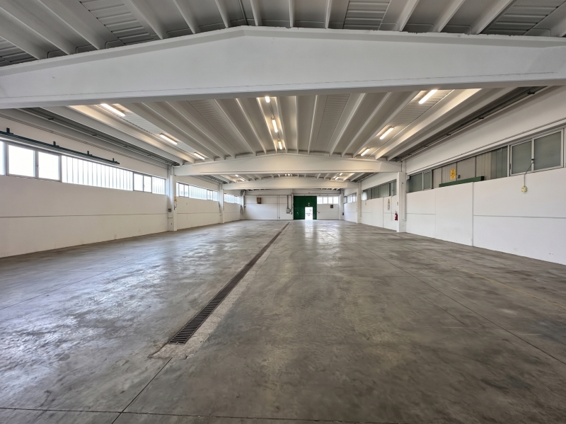 Capannone classe A4 a Santa Maria di Sala
