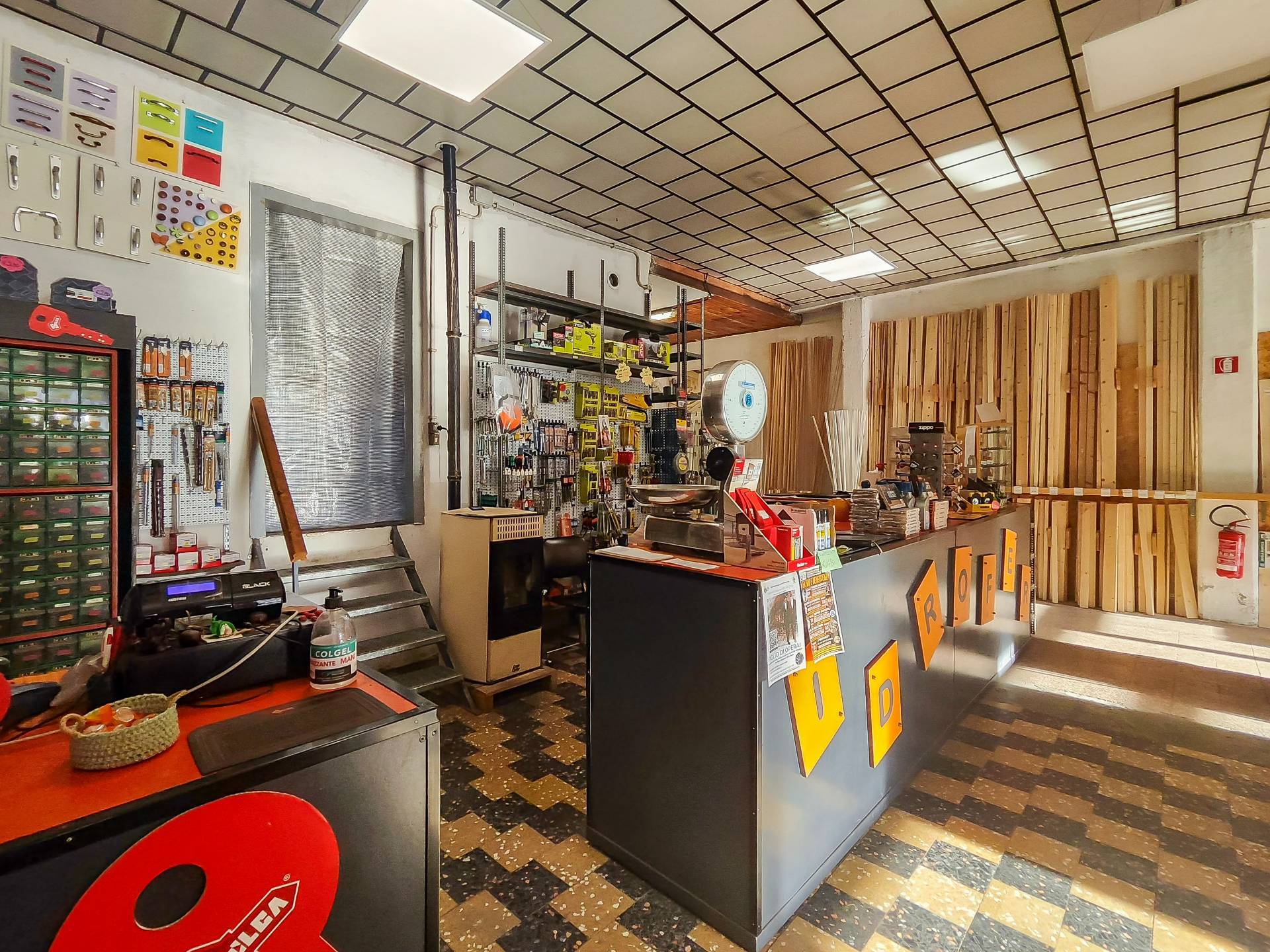 Attivit commerciale in vendita a Cairo Montenotte