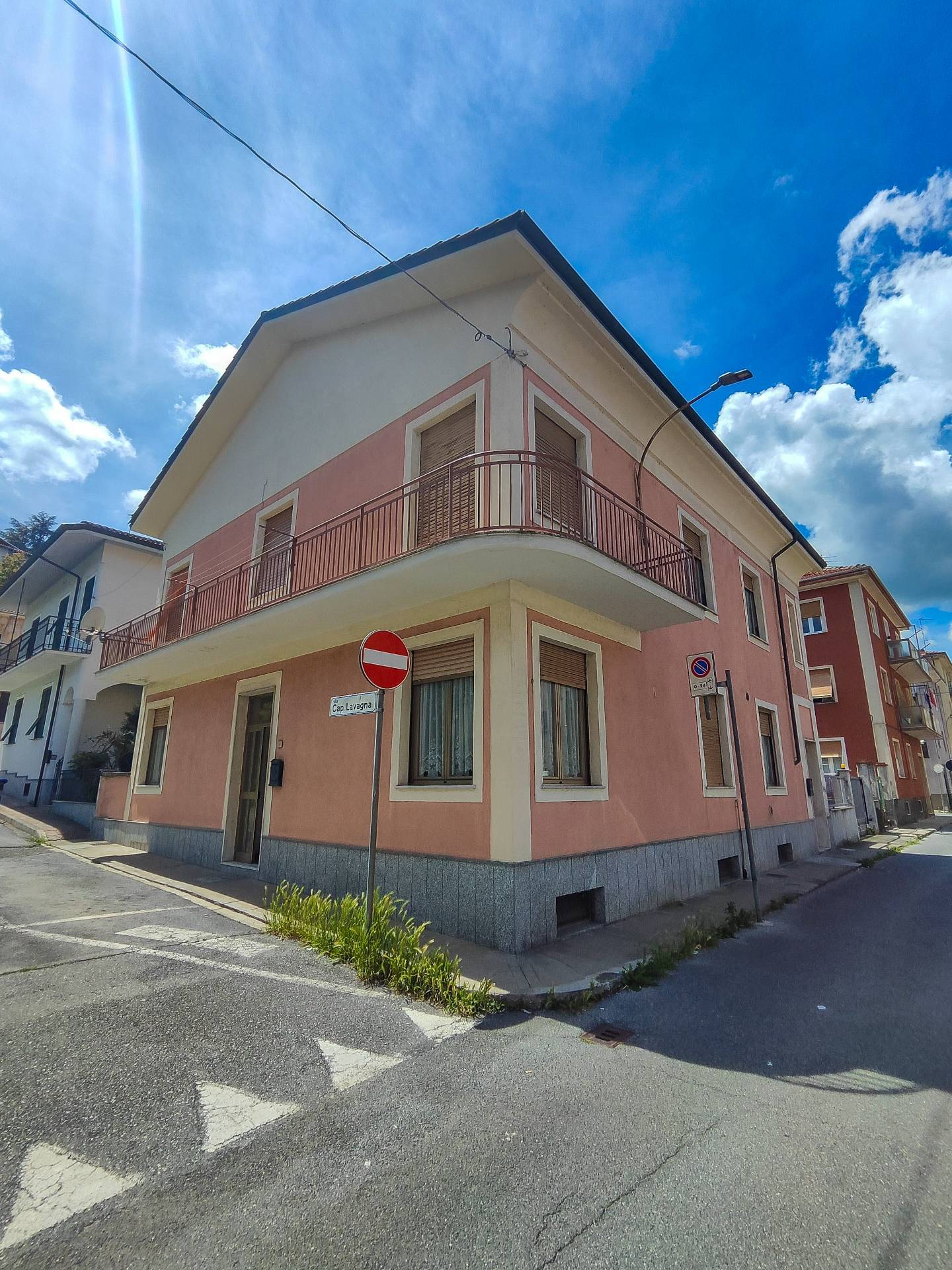 Villa bifamigliare in vendita a Cairo Montenotte