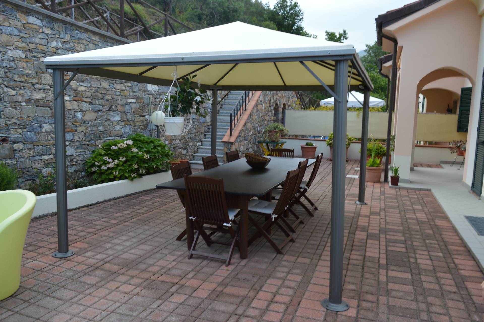 Villa in vendita a Cisano sul Neva