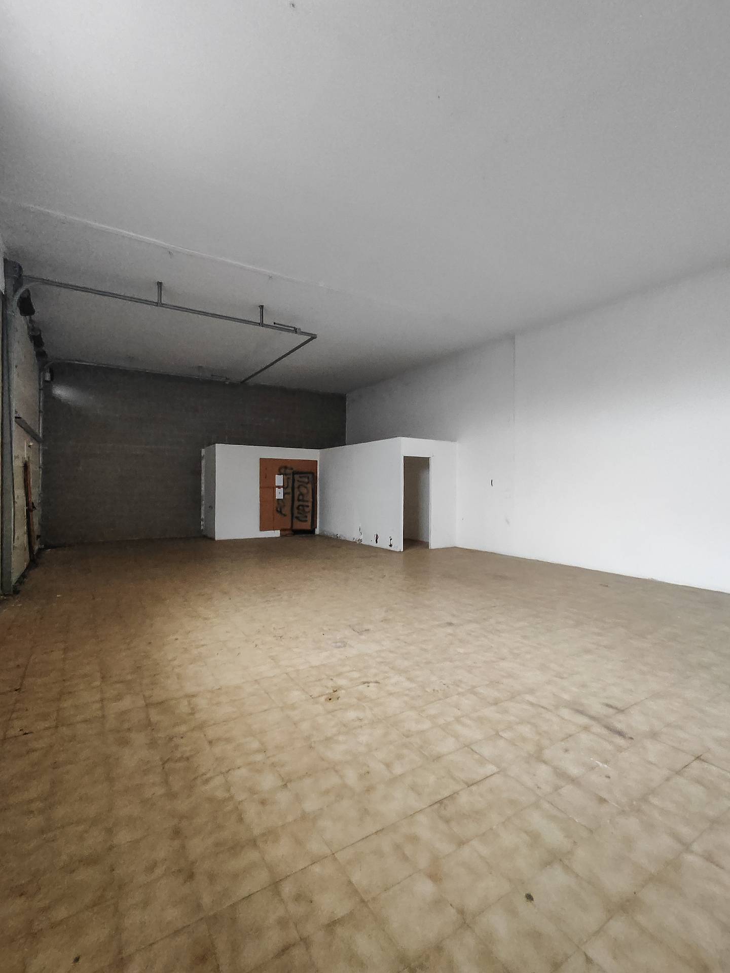 Locale commerciale in vendita a Cairo Montenotte