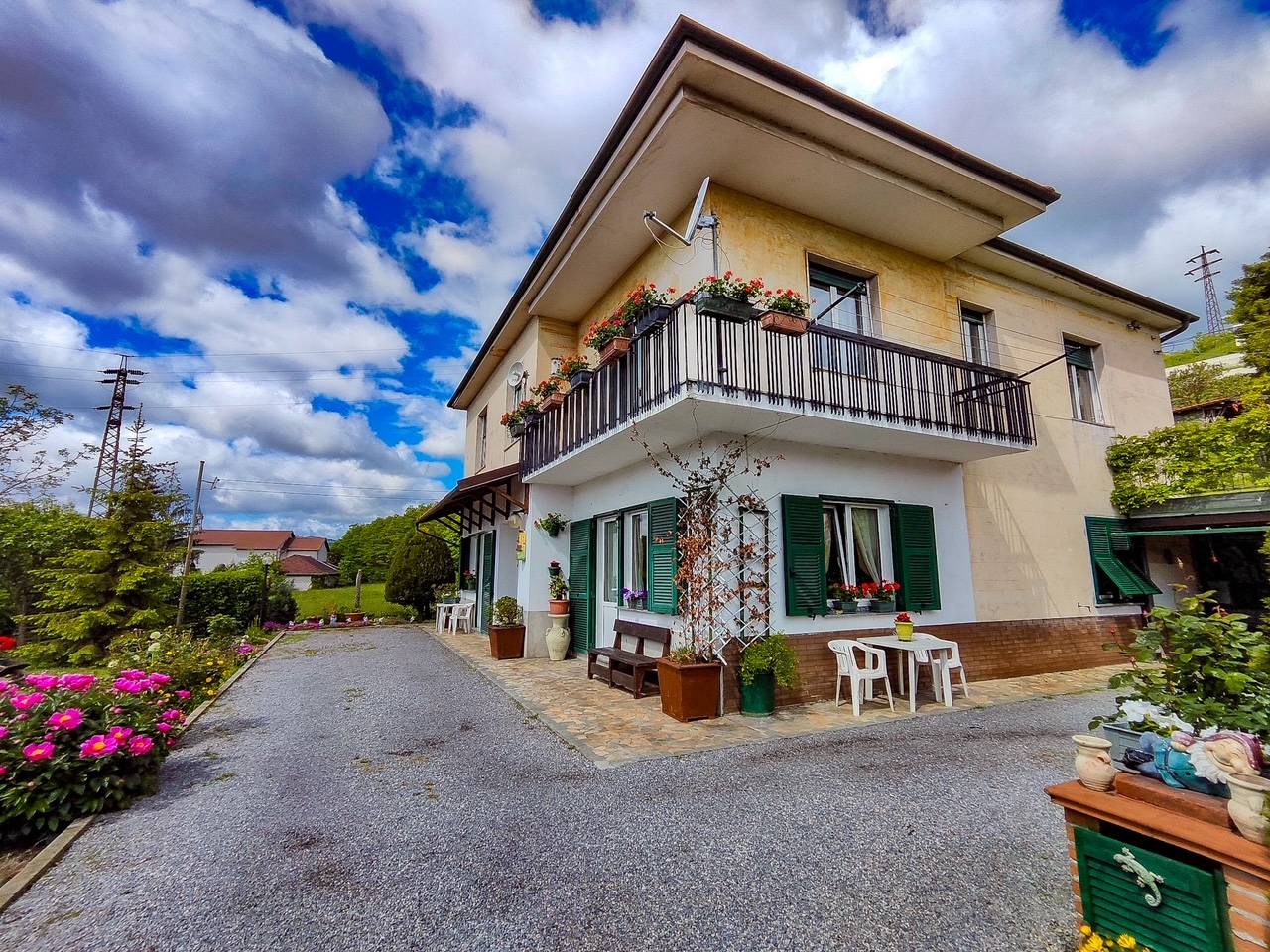 Villa bifamigliare in vendita a Cairo Montenotte, Bragno