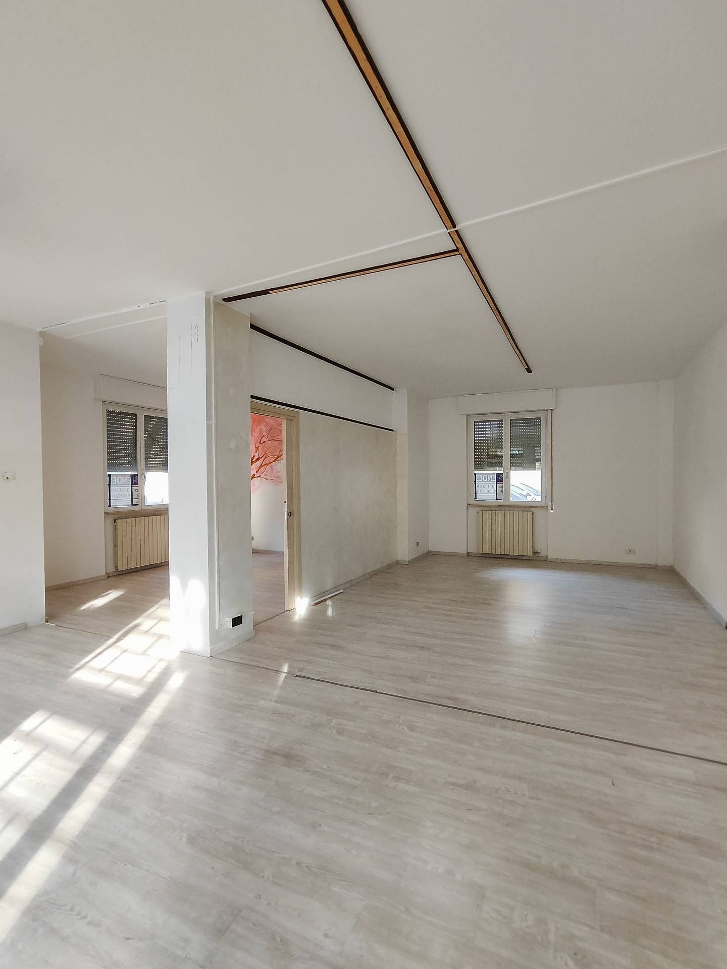 Locale commerciale in vendita a Cairo Montenotte, San Giuseppe