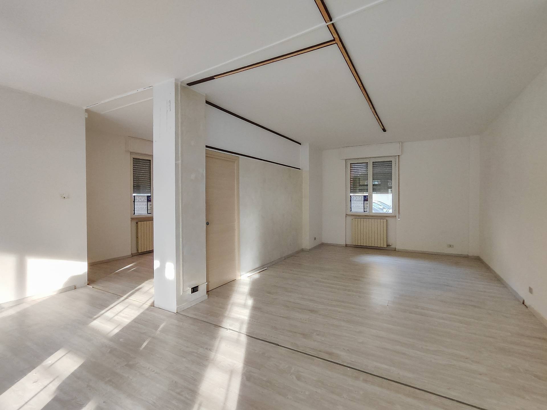 Locale commerciale in vendita a Cairo Montenotte, San Giuseppe