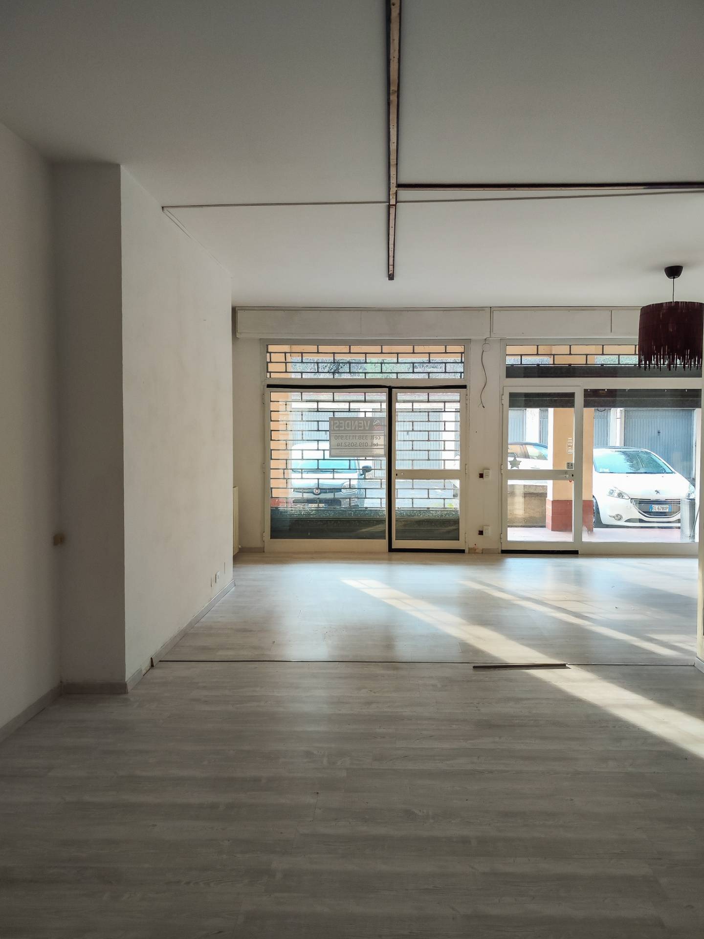 Locale commerciale in vendita a Cairo Montenotte, San Giuseppe