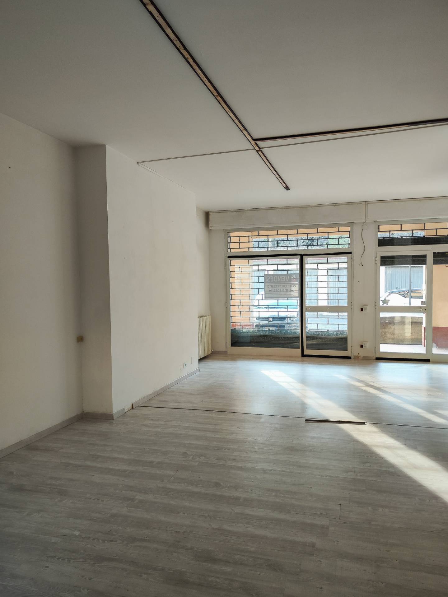 Locale commerciale in vendita a Cairo Montenotte, San Giuseppe