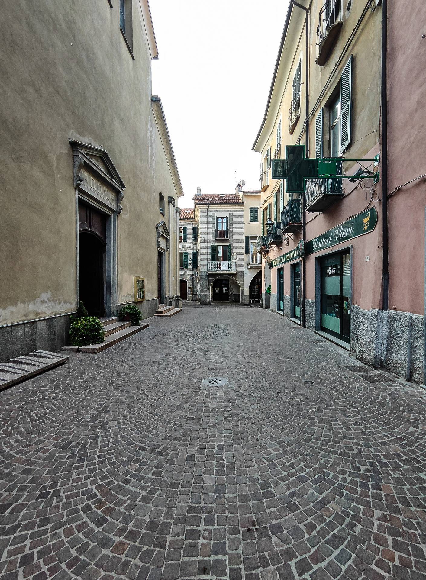 Locale commerciale in affitto a Cairo Montenotte