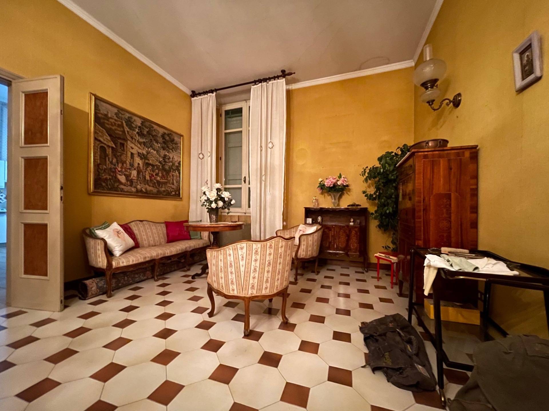 Appartamento da ristrutturare, Reggio Emilia centro storico