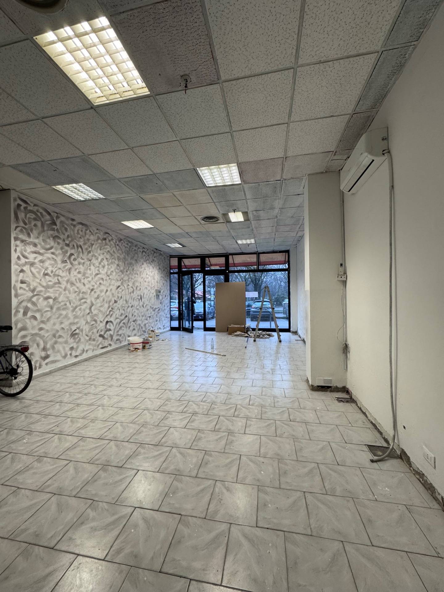 Fondo/negozio in vendita a Reggio nell'Emilia, Pieve Modolena