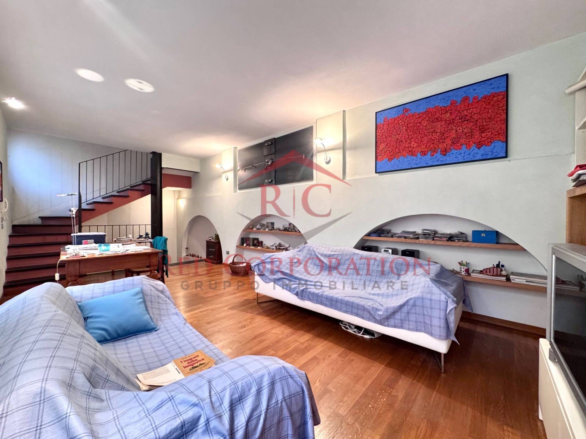 Porzione casa in vendita a Reggio nell'Emilia, Centro storico