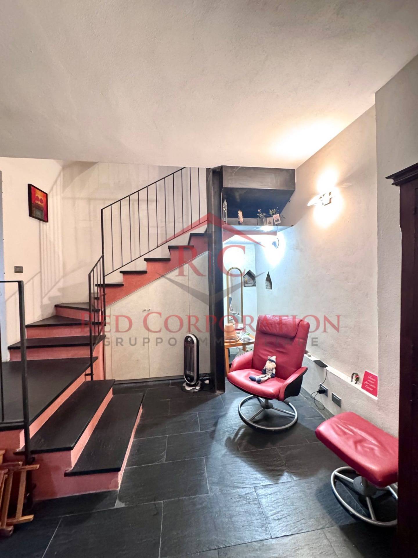 Porzione casa in vendita a Reggio nell'Emilia, Centro storico