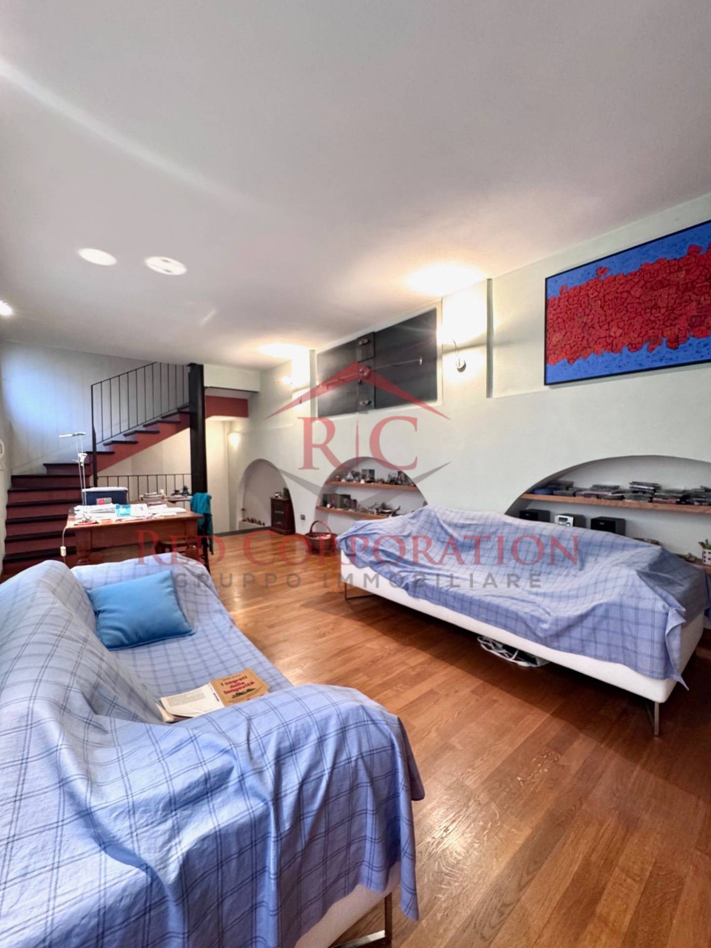 Porzione casa in vendita a Reggio nell'Emilia, Centro storico