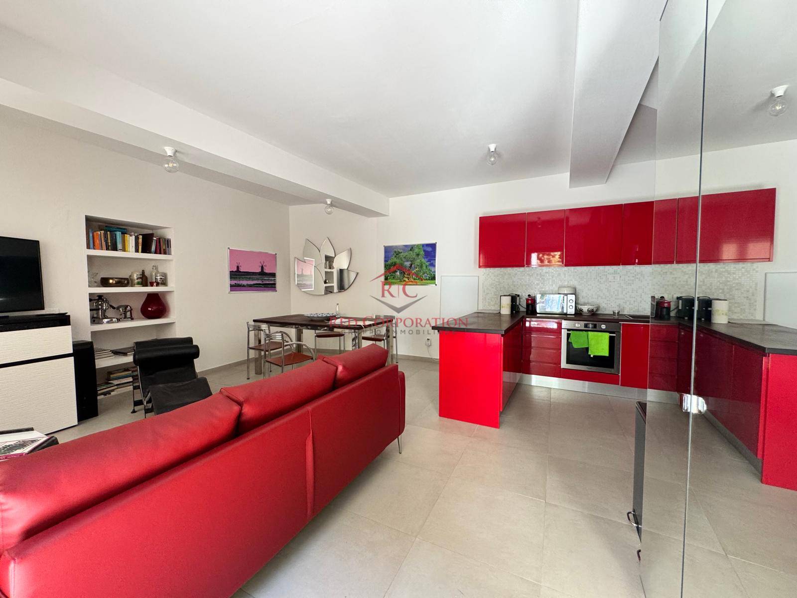 Porzione casa in vendita a Reggio nell'Emilia, Centro storico