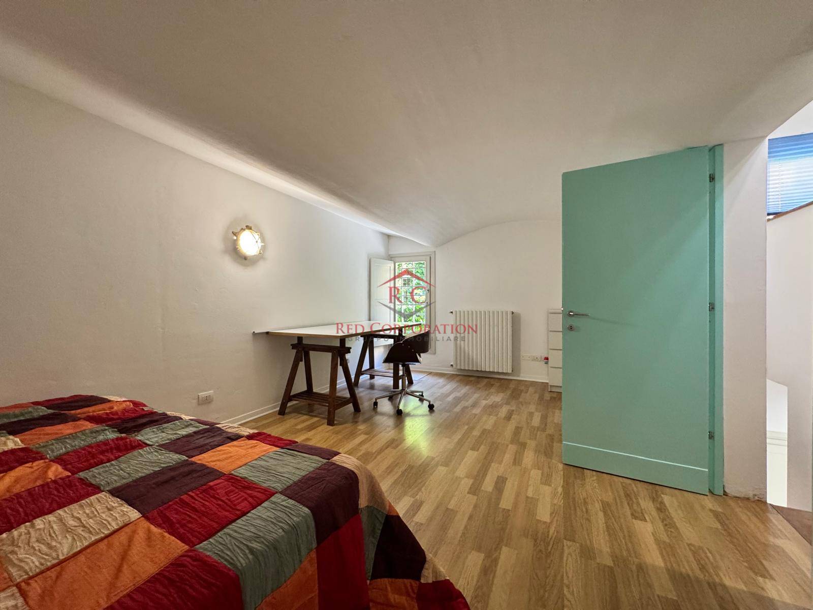 Porzione casa in vendita a Reggio nell'Emilia, Centro storico