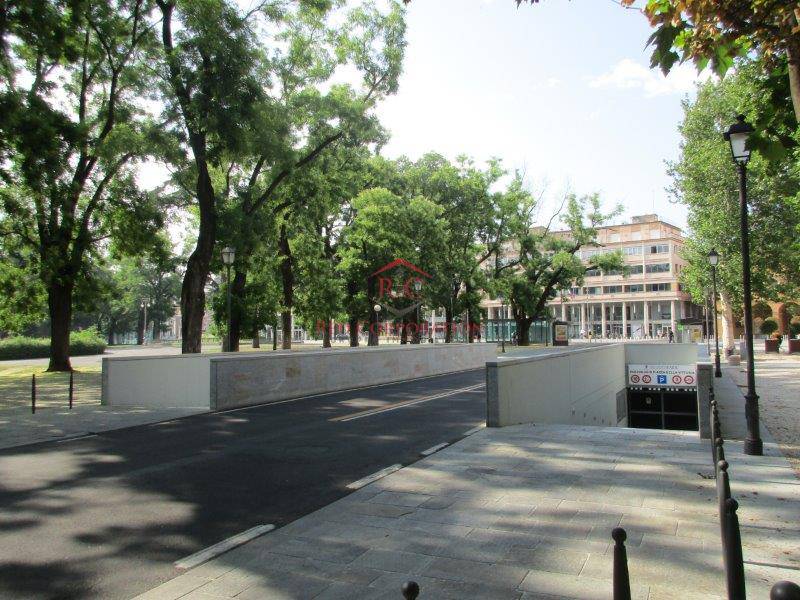 Box o garage in vendita a Reggio nell'Emilia, Centro storico