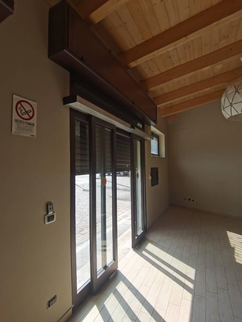 Locale commerciale ristrutturata a Feroleto Antico