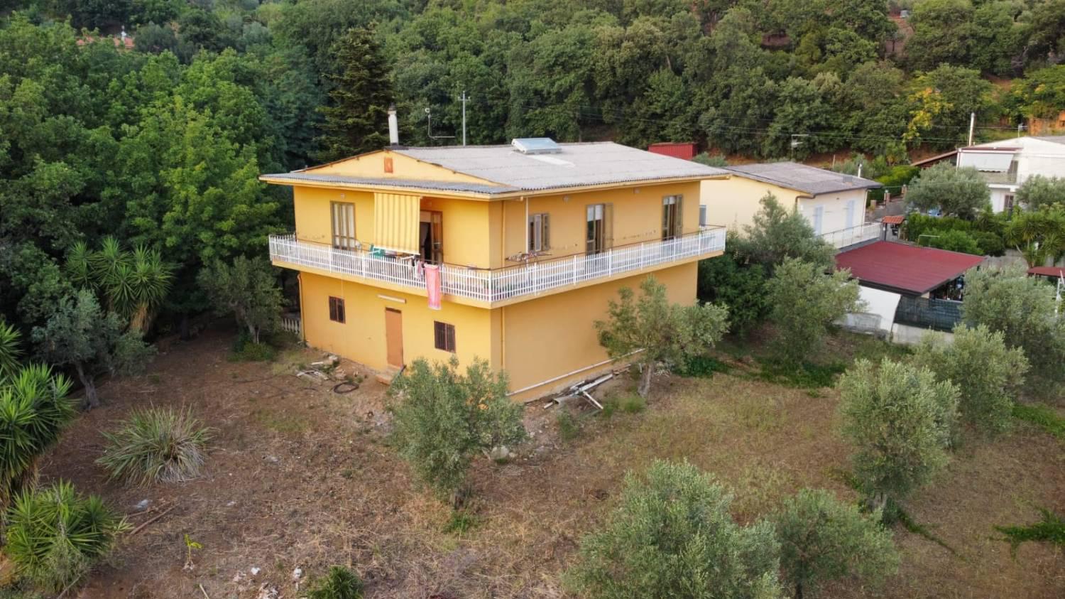 Casa indipendente da ristrutturare a Lamezia Terme