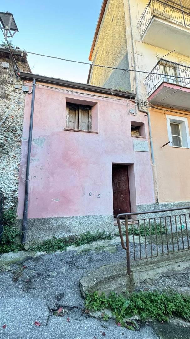 Casa indipendente da ristrutturare a Lamezia Terme