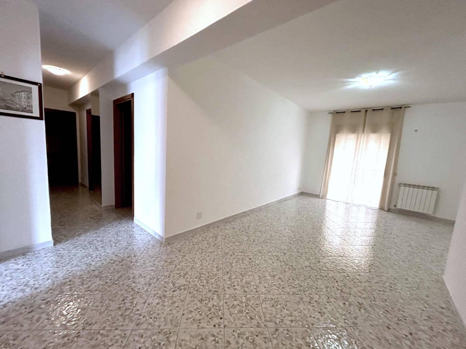 Quadrilocale in vendita a Porto Empedocle