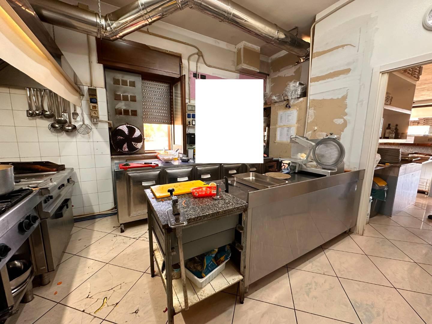 Locale commerciale in vendita a Capaccio