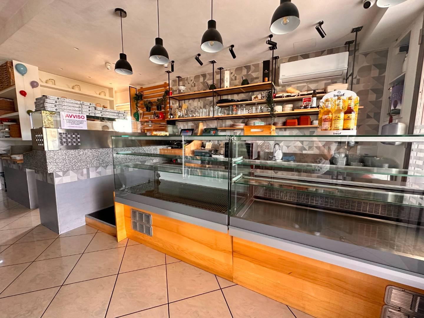 Locale commerciale in vendita a Capaccio