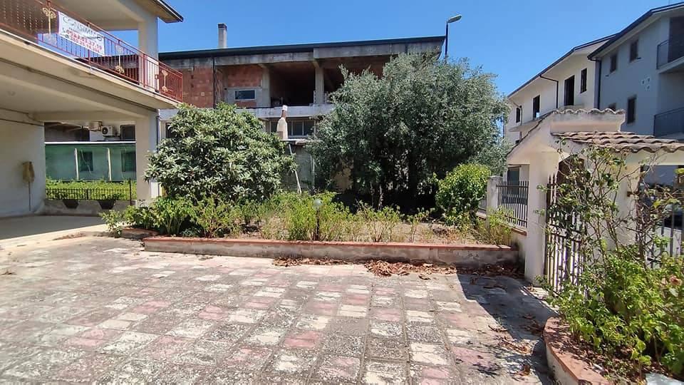 Villa con giardino a Francavilla Marittima