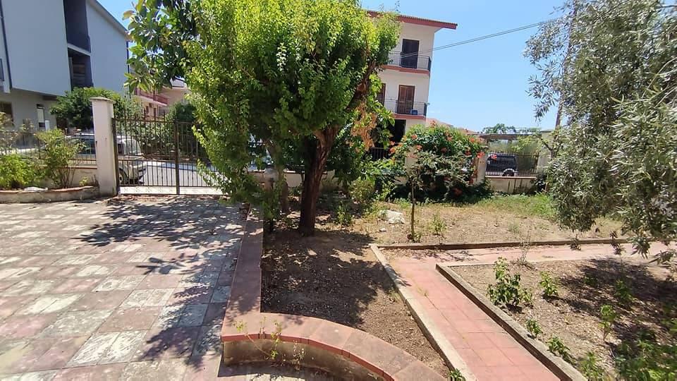 Villa con giardino a Francavilla Marittima