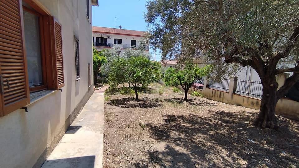 Villa con giardino a Francavilla Marittima