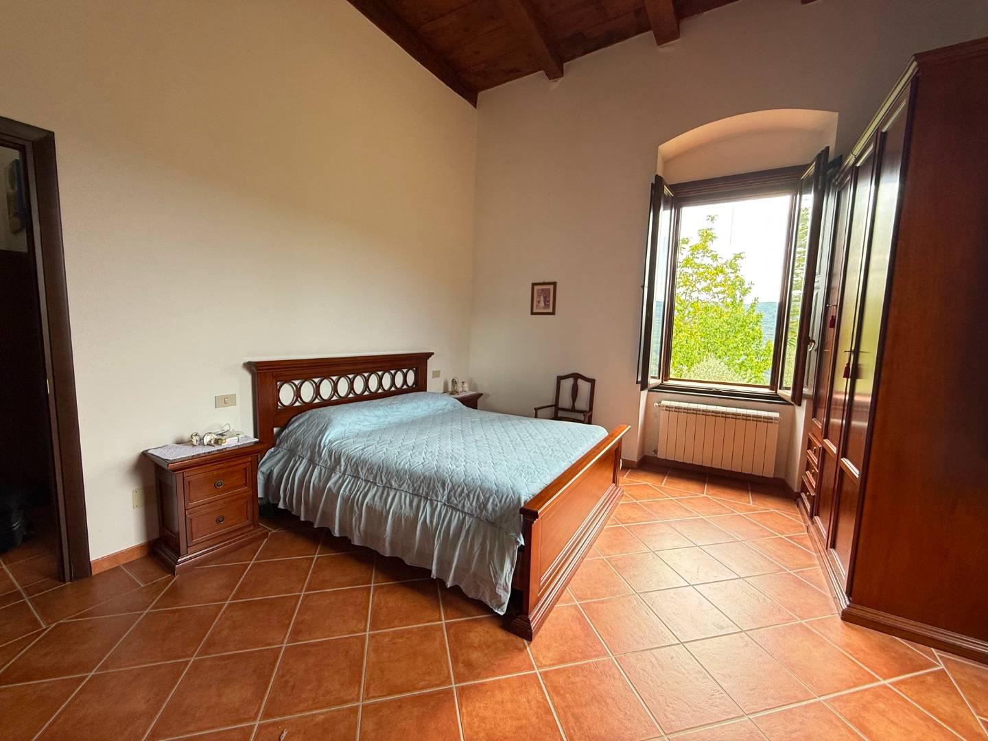 Casa indipendente con giardino a San Chirico Raparo