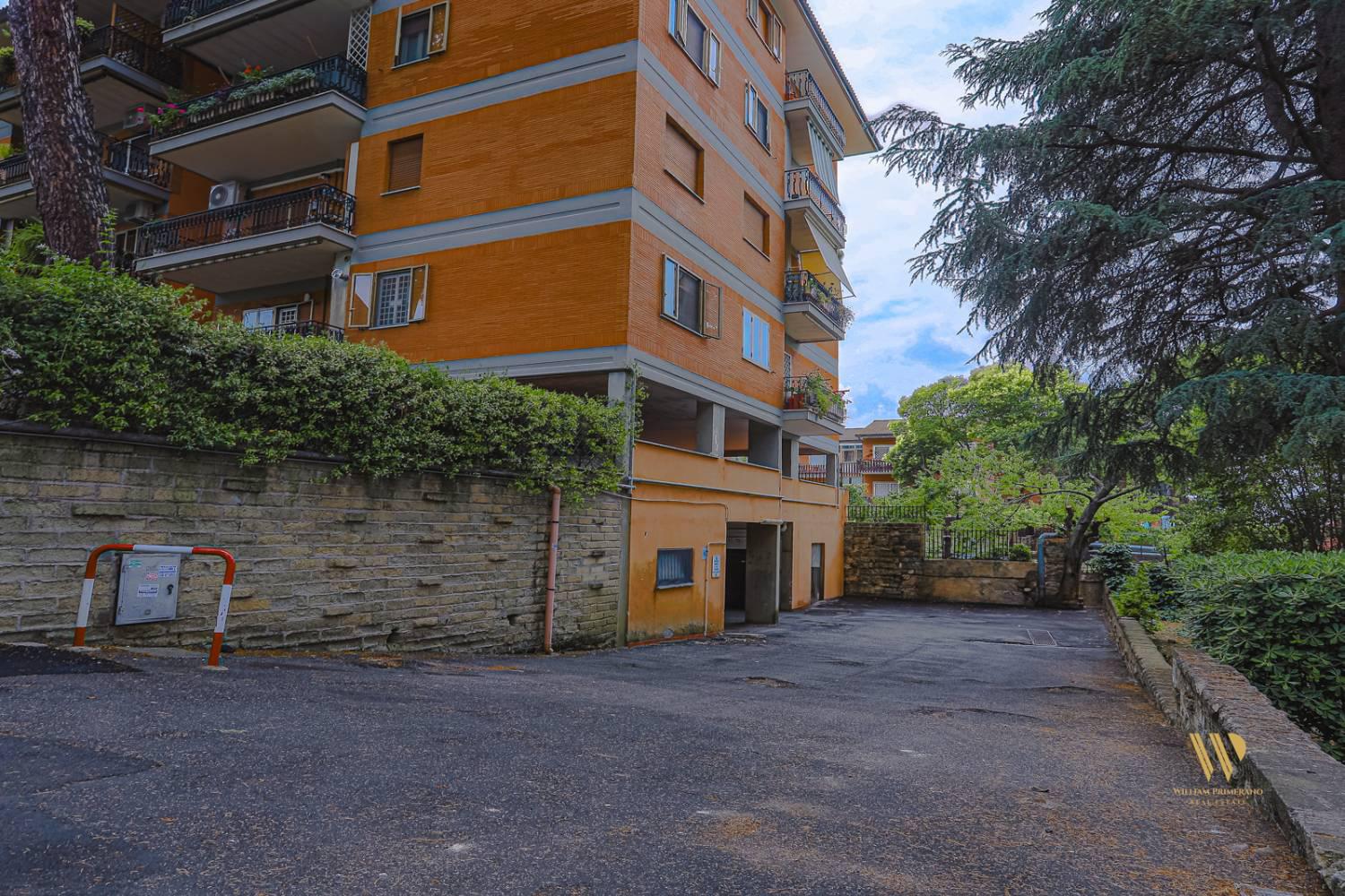 Box/Garage 23mq in vendita a Roma