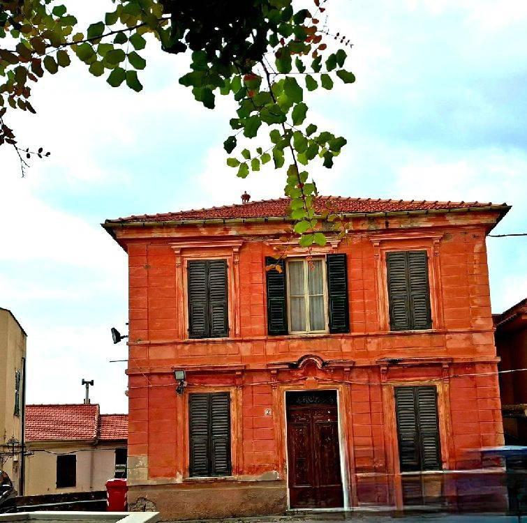 Casa indipendente da ristrutturare a Castellaro