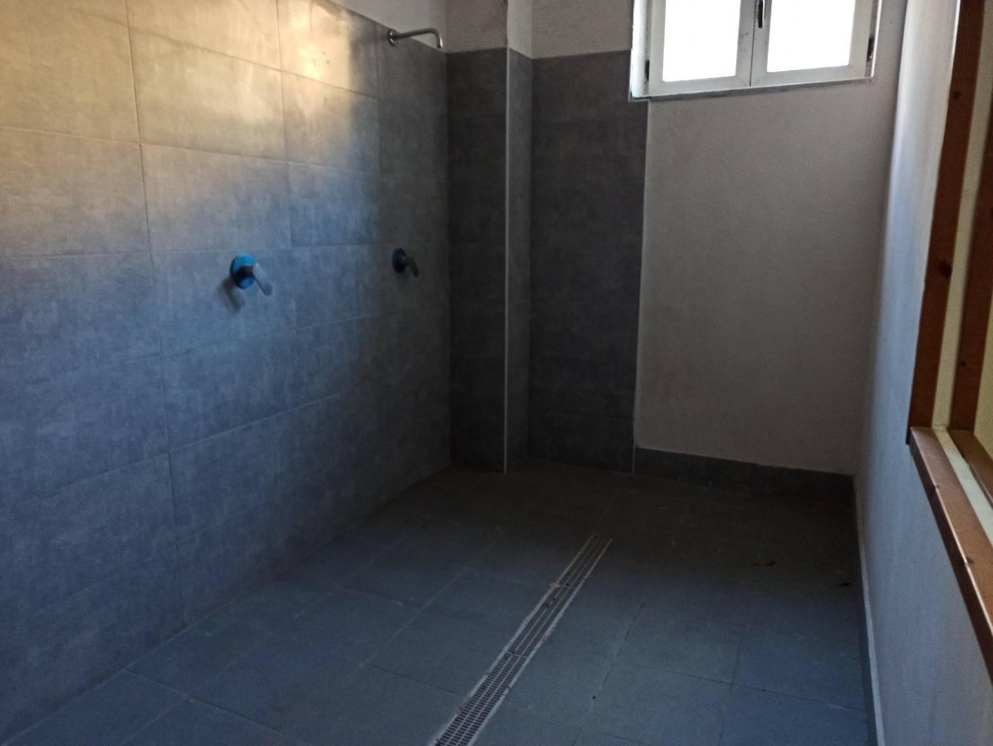 Locale commerciale in affitto a Avellino