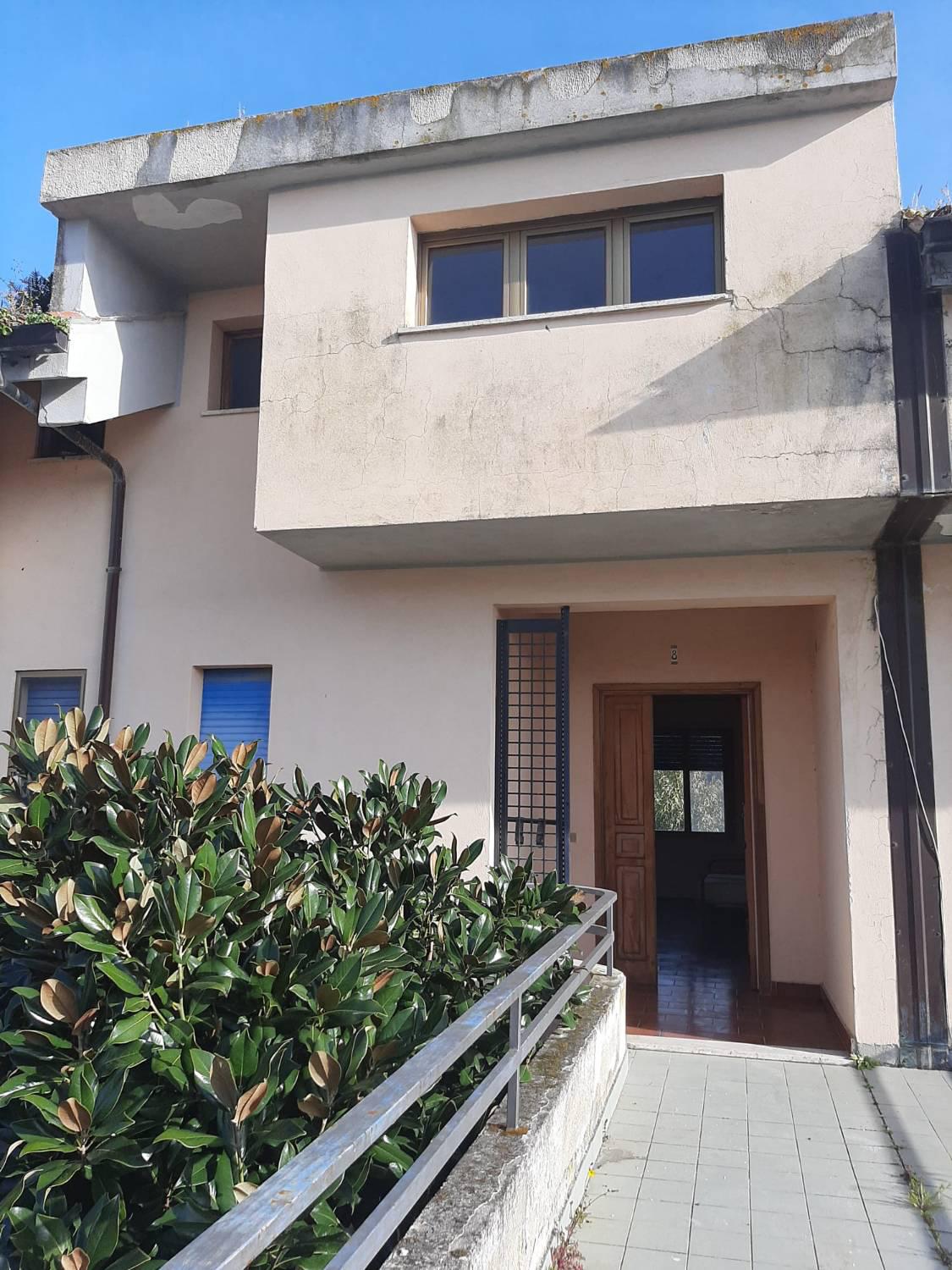 Trilocale con box a Simeri Crichi