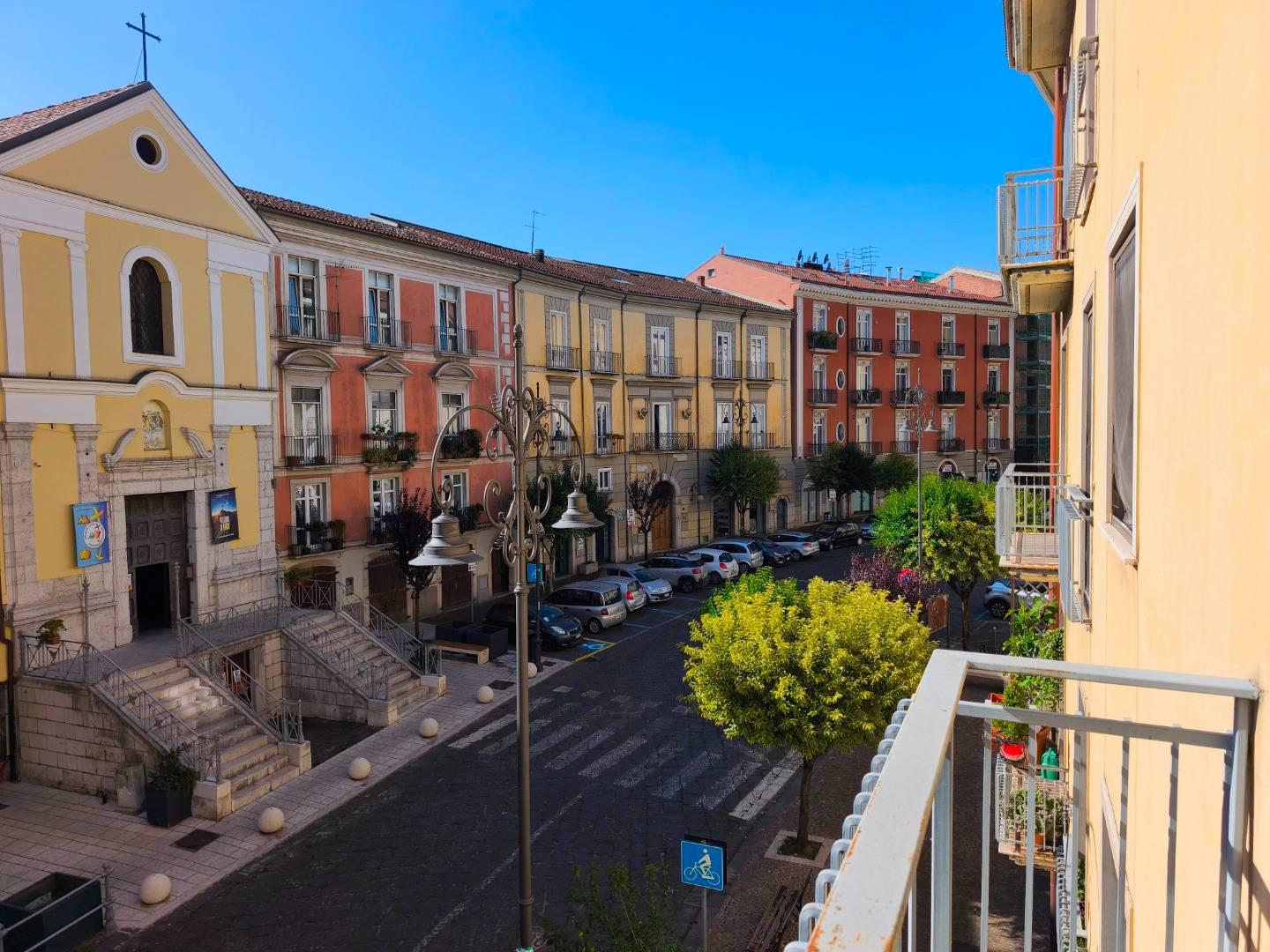 Appartamento con box a Avellino