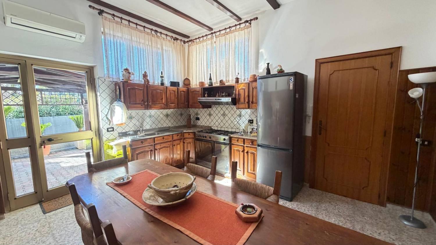 Monolocale con box a Pianopoli