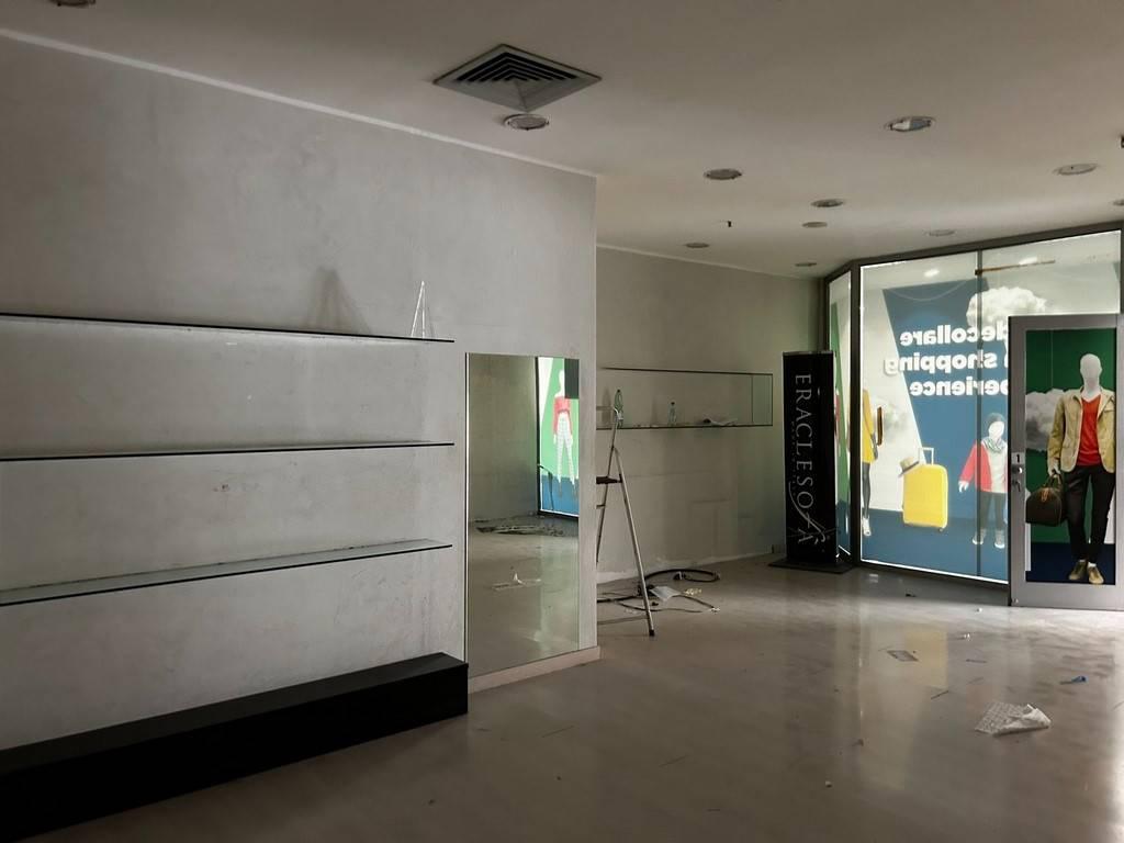 Locale commerciale in vendita a Roma