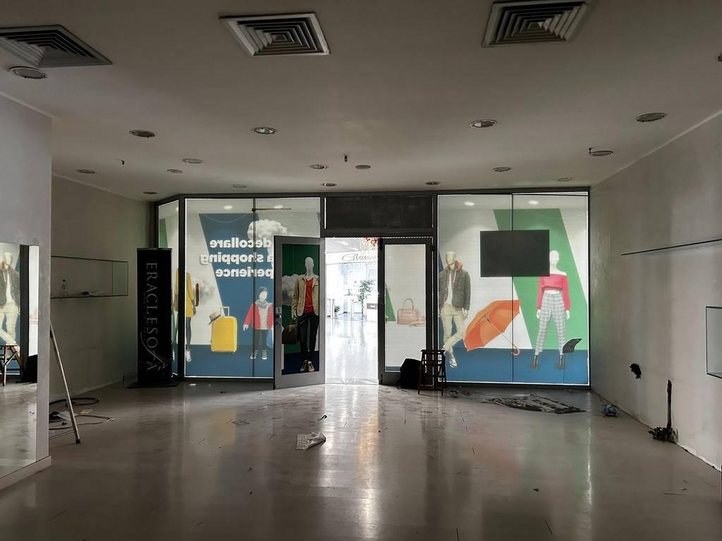 Locale commerciale in vendita a Roma