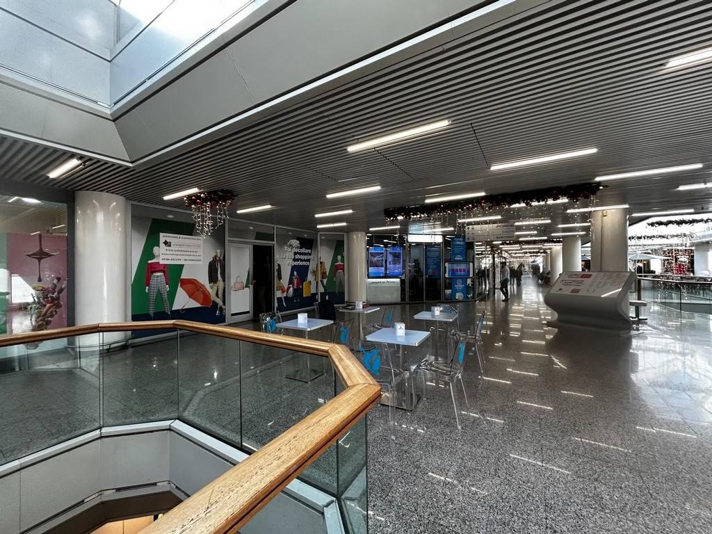 Locale commerciale in vendita a Roma