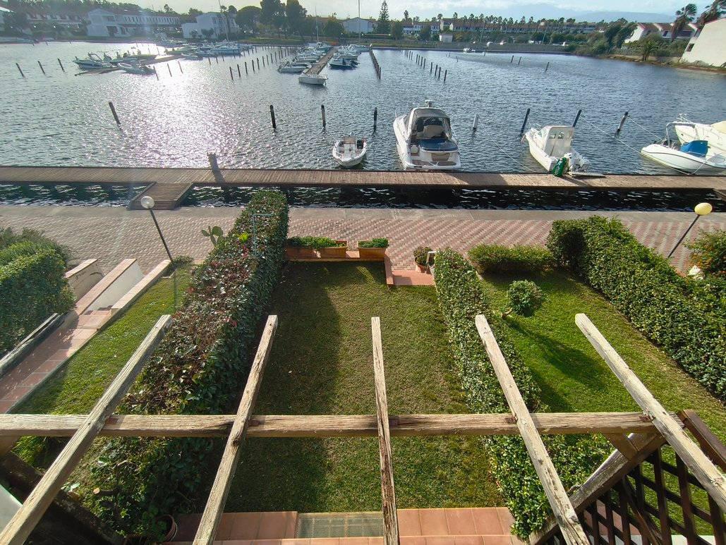 Villa con giardino a Cassano allo Ionio