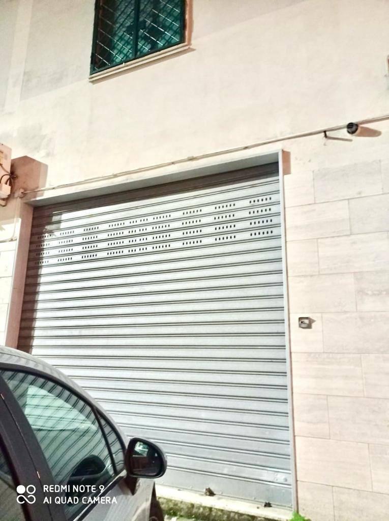 Locale commerciale in affitto a Torre Annunziata